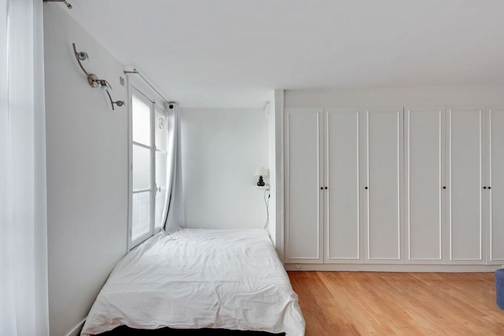 3 people apartment – Paris center by Weekome