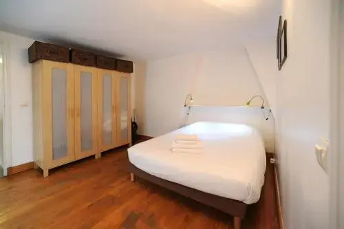 Apart of Paris – Le Marais – Bourg l’Abbé